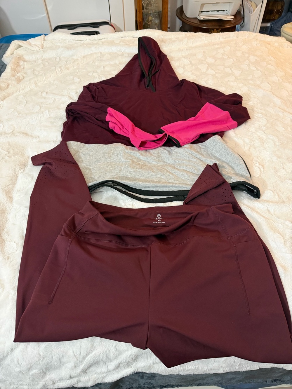 Talbots T Maroon Active Hoodie & Leggings Set with Pink Detail XL
